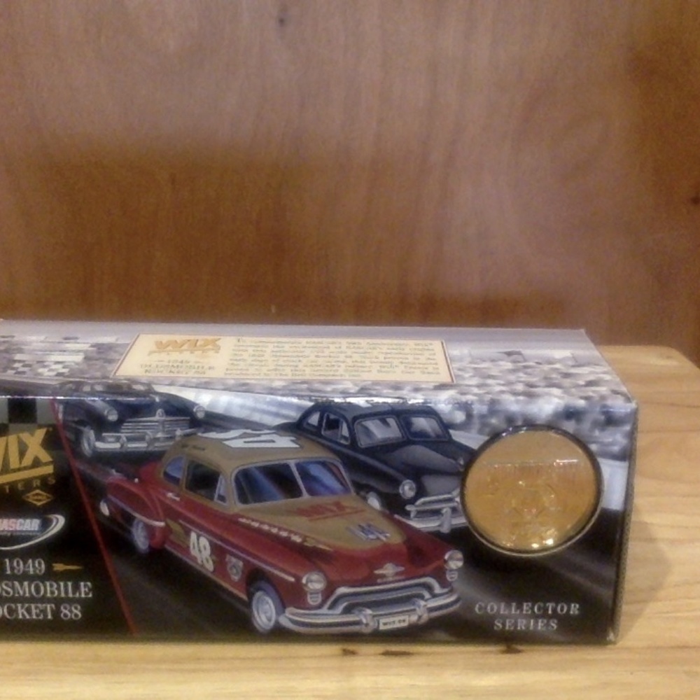 Nascar Wix Filters 1949 Oldsmobile Rocket Race Car Bank Limited Edition